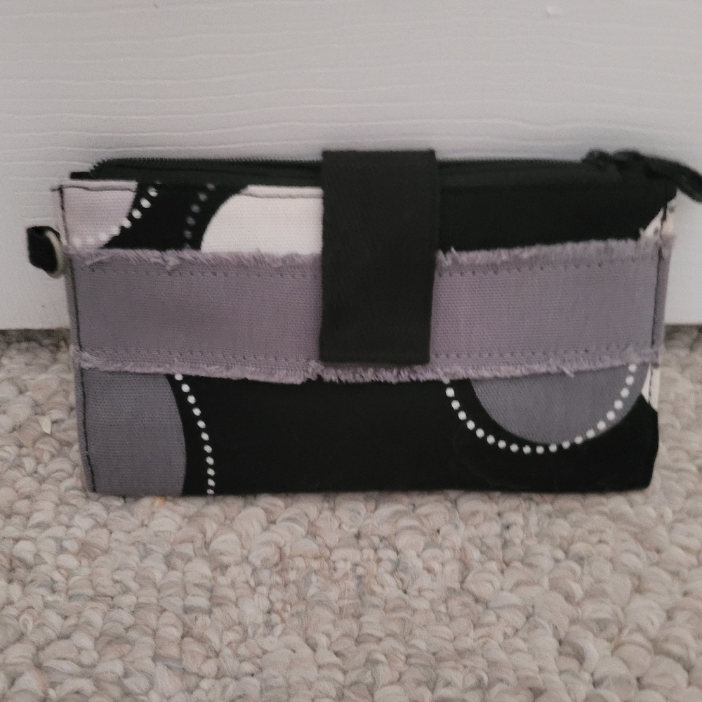 Thirty-one wallet polka dots
